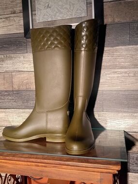 Quilted-Trim Olive Knee-High Rain Boots - Women's